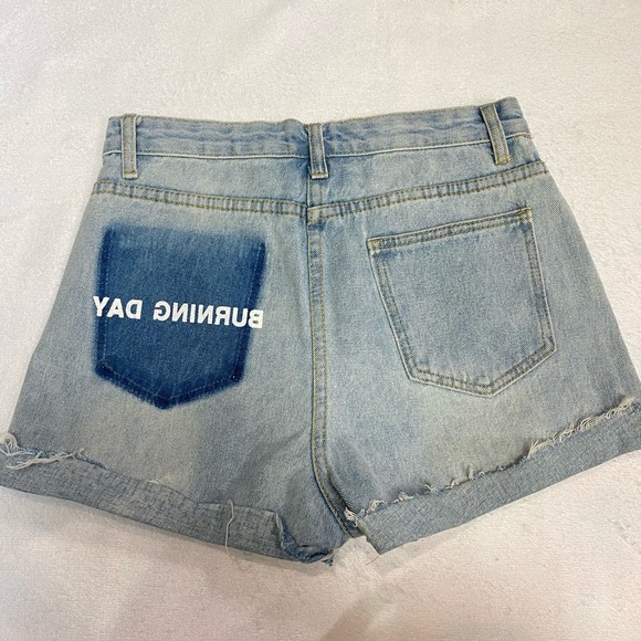 Blue denim wash jean short - Picture 2 of 2